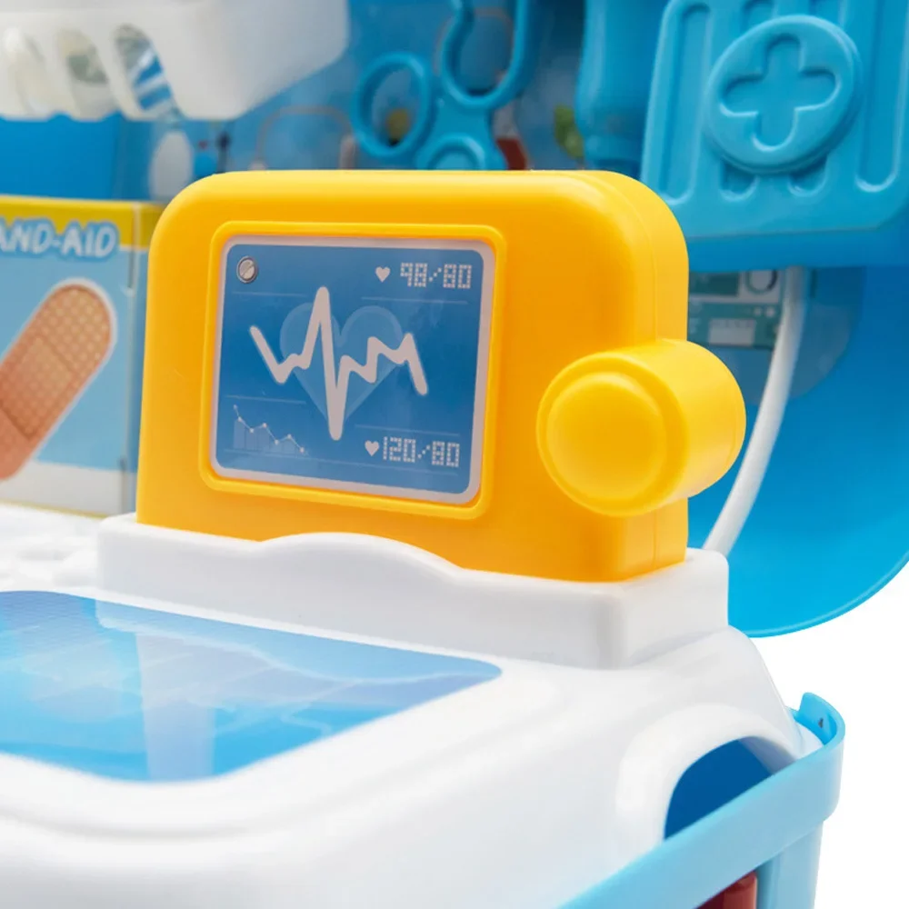Doctor Playset with 17 Pieces